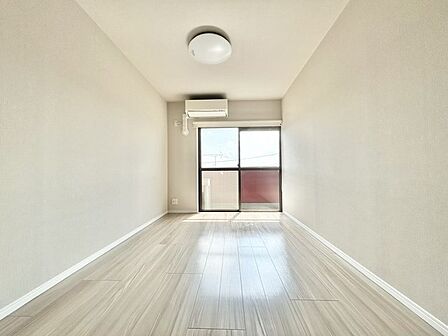 太陽の恵みを感じる、温もりと明るさにあふれたお部屋。 