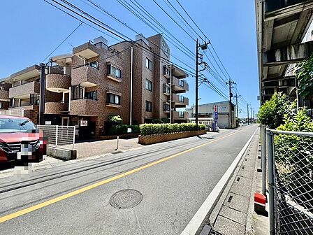 吉野原駅徒歩3分の近さ。 忙しい朝が助かる立地、 暮らしにゆとりが生まれます。
