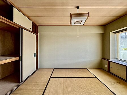 リフォーム工事前。たっぷりの陽光と、心地よい風が舞い込みます。