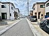 周辺：周辺の街並み（80m）