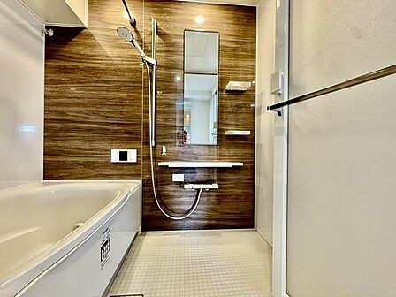 ユニットバスも新規交換。キレイなお風呂で疲れをリフレッシュ。