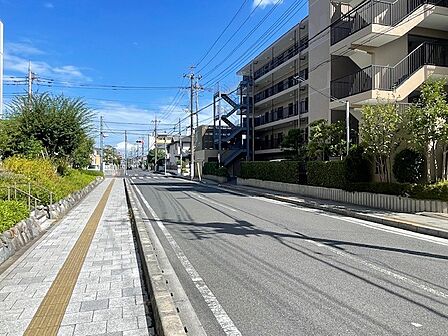 通勤通学に便利で、駅周辺の生活施設も利用しやすい。