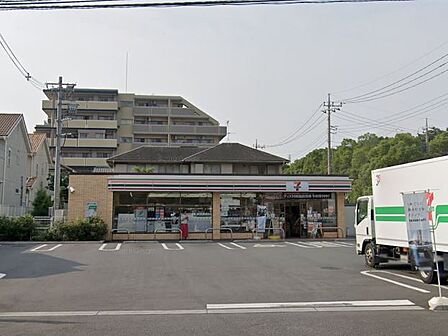 セブンイレブン東浦和駅北通り店(290m)