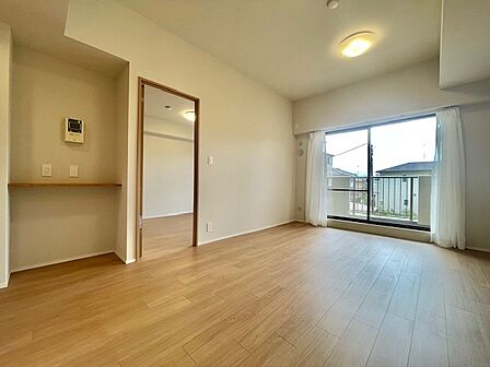 快適性とゆとりをデザインしたリビング。室内フルリフォーム済みのお部屋です。