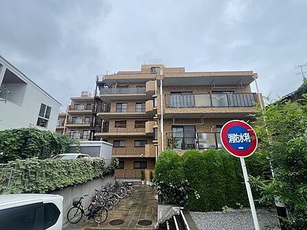 駅の近くに住めば、家族そろった朝食タイムがさらに楽しく。
