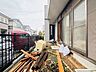 外観：季節のお花を少し楽しむくらいなら、このお庭で十分かも。 