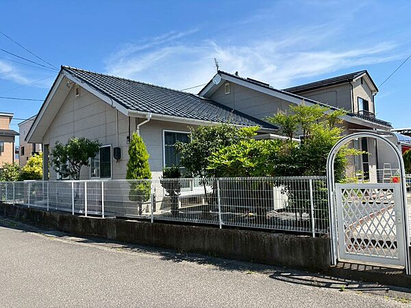 detached 福島県伊達市一本杉

地図を見る
