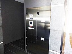 宅配ボックス完備です。これ便利です!!