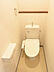 トイレ：【トイレ(施工例)】毎日快適に利用いただける温水洗浄便座付きのトイレ。トイレの配置箇所や設置数、トイレ内のテイストなども自由に検討いただけます。