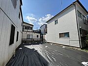 周辺は閑静な住宅街になります♪