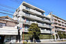 外観：周辺はマンションと低層住宅で構成された住宅街で周辺環境も充実しています！