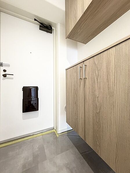 大型の下駄箱収納でお気に入りの靴もたっぷり収納できますね!