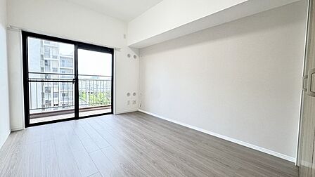 洋室は明るい空間となっています！子供部屋にも良さそうですね！ 
