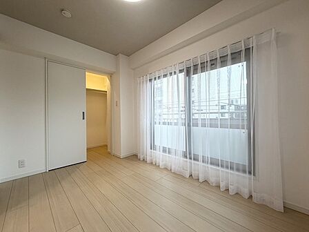 寝室は明るい空間となっています!子供部屋にも良さそうですね!