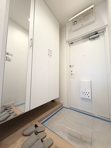 大型の下駄箱収納でお気に入りの靴もたっぷり収納できますね!