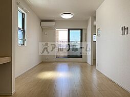 ラ・エルヴィータ 2階1LDKのリビング/ダイニング