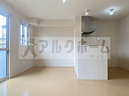 フローレスサクラ 1階2LDKのリビング/ダイニング