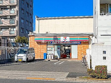 セブンイレブン足立保木間1丁目店 徒歩6分。 440m