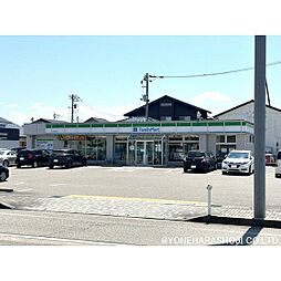 コンビニ「ファミリーマート砺波豊町店まで459ｍ」