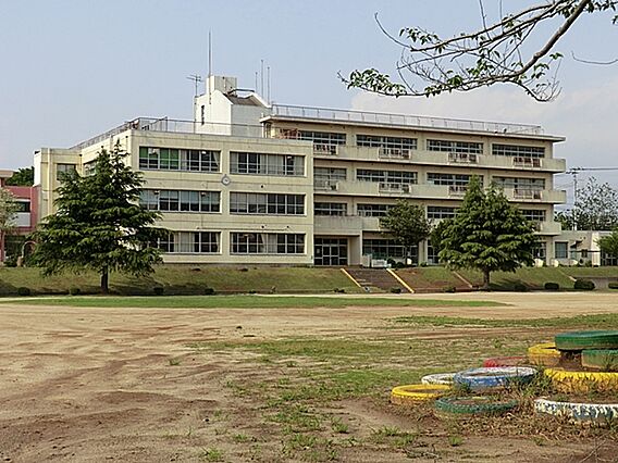 村上北小学校　...