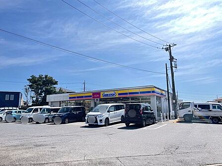 ミニストップ印西草深店 徒歩4分。 280m