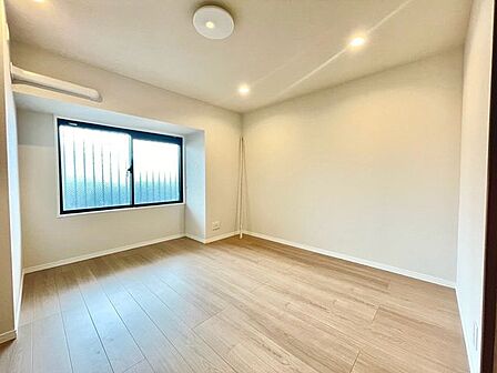 理想のイメージを形にしやすいシンプルなお部屋