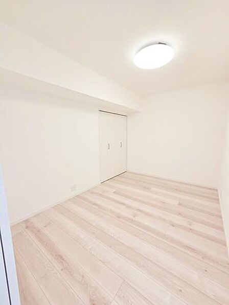 理想のイメージを形にしやすいシンプルなお部屋