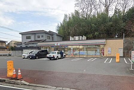 コンビニ セブンイレブン千葉作草部町店まで500m