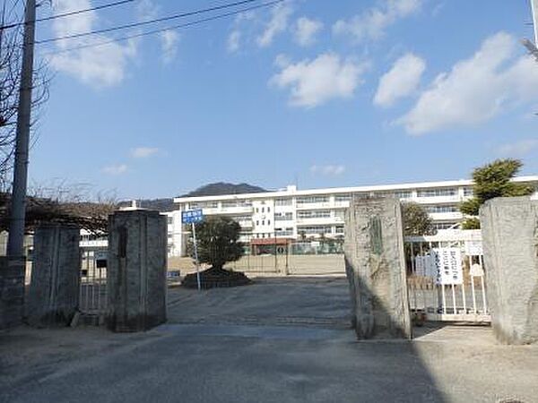 画像15:【小学校】熊野町立熊野第一小学校まで1376ｍ