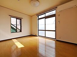 京王線 聖蹟桜ヶ丘駅 バス10分 多摩第2小学校下車 徒歩1分の賃貸アパート 1階1Kのリビング/ダイニング