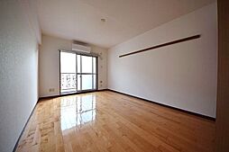 多摩都市モノレール 中央大学・明星大学駅 徒歩5分の賃貸マンション 1階1Kのリビング/ダイニング