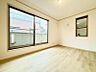 洋室：【3階洋室約6帖】南＆西2面採光のお部屋です。