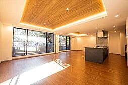 島津山岩波ハイツ 2階4LDKのリビング/ダイニング