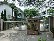 世田谷区立三軒茶屋小学校（498m）