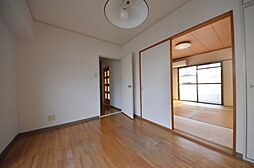 JR中央線 八王子駅 バス40分 中小田野下車 徒歩3分の賃貸マンション 2階2DKのリビング/ダイニング