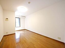 多摩都市モノレール 中央大学・明星大学駅 徒歩7分の賃貸マンション 1階1Kのリビング/ダイニング