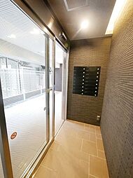 8 / 16