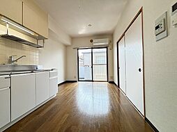 エステート西新井 304 3階2DKのリビング/ダイニング