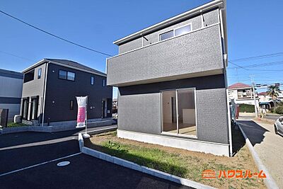 外観：全室フローリングの4LDK♪4号棟最終残1棟♪諸条件ご相談下さい♪カースペース並列2台、的場駅徒歩13分♪地震に強い「耐震・制震」の家♪完成見学会開催中、平日のご見学も大歓迎♪