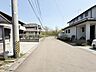 その他：南側は幅約6ｍの道路、陽光を受け止めるような明るい区画
