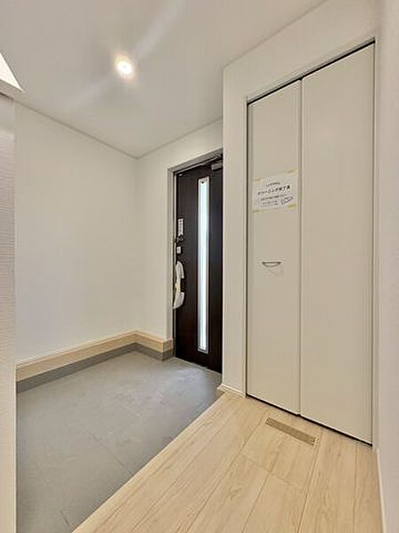 玄関を拡大表示