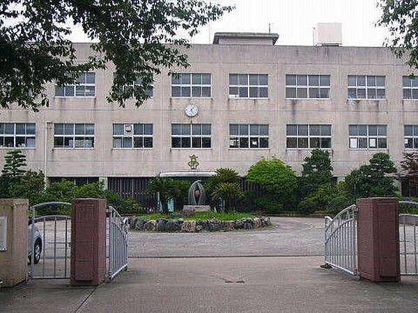 画像27:熱田高等学校（千年） 1300m