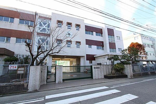 画像22:名古屋市立荒子小学校 329m