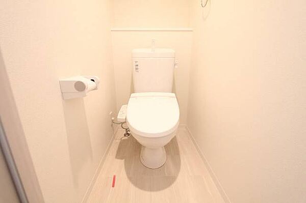 画像7:ウォシュレットつき個室トイレです
