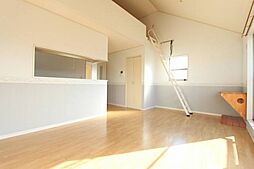 SHINY ONE 1階2LDKのリビング/ダイニング