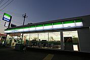 ファミリーマート熱田波寄町店 206m