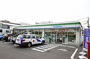 ファミリーマート熱田切戸町店 173m