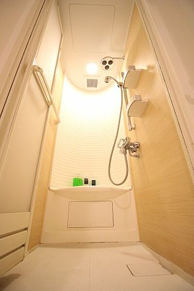 画像9:シャワールームとバスルーム完備しております。