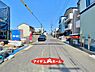外観：前面道路写真 　　　平日の案内も可能です 　お気軽にお問い合わせください 