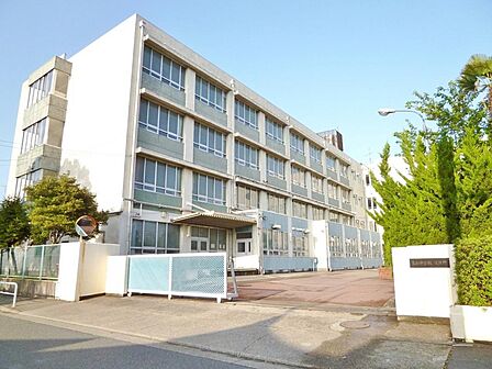 名古屋市立当知中学校(580m)